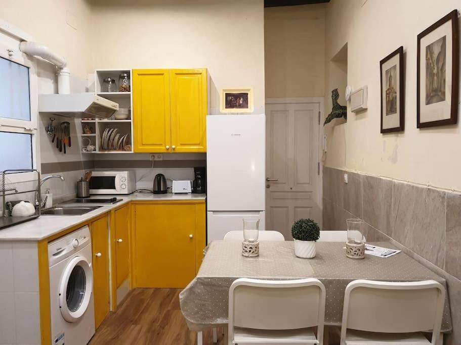 Apartament Imperial Center Seville New Management Since April Extérieur photo