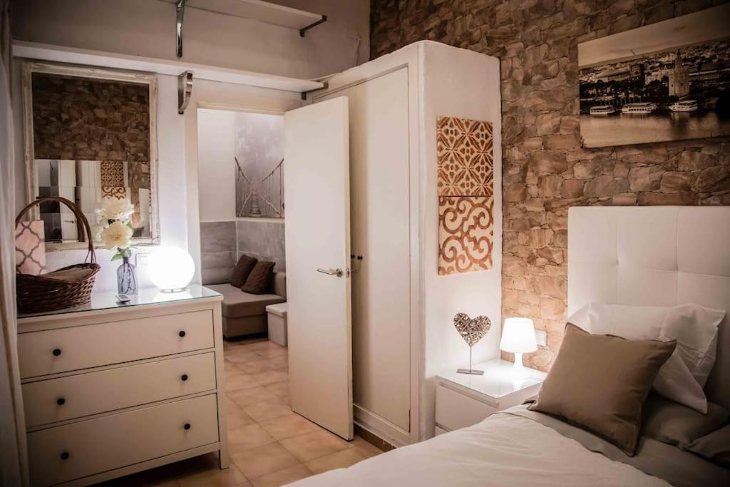 Apartament Imperial Center Seville New Management Since April Extérieur photo
